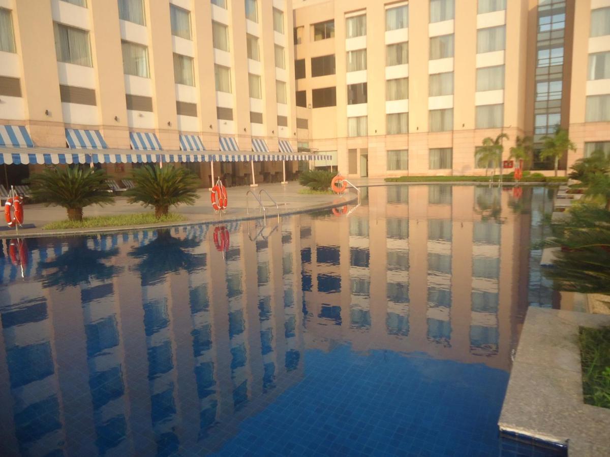 鲁德罗布尔丽笙酒店 Rudrapur 外观 照片